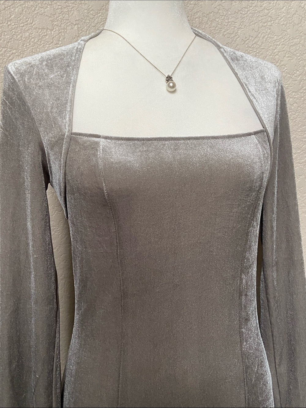 Vero Moda Silver-gray Velvet Square Neck Long Sleeve, Fitted Dress. Size S. NWT